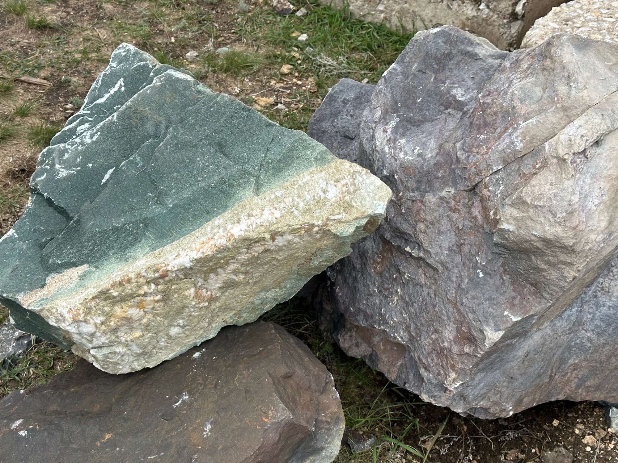 Камни для ландшафтного дизайна зелёные 10-60 килограмм купить в Катав-Ивановске