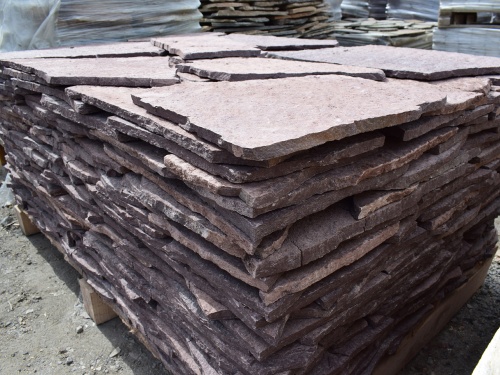 Плитняк лемезит бордовый для облицовки цоколя 20-25 мм  купить в Катав-Ивановске