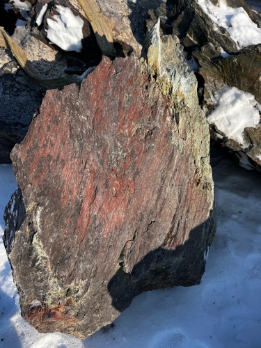 Ландшафтные глыбы красно-фиолетовые 200-1000 килограмм купить в Катав-Ивановске