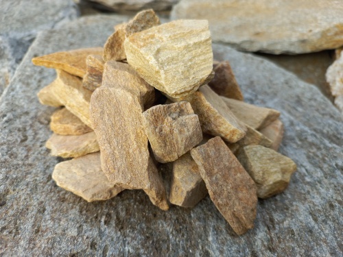 Златолит жёлтый декоративная каменная крошка купить в Катав-Ивановске