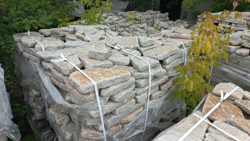 Гранитный плитняк галтованный для парковки купить в Катав-Ивановске