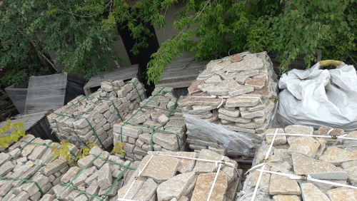 Гранитный плитняк галтованный для парковки купить в Катав-Ивановске