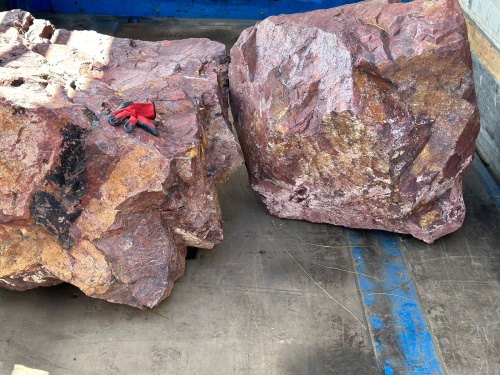 Ландшафтные глыбы красно-фиолетовые 200-1000 килограмм купить в Катав-Ивановске