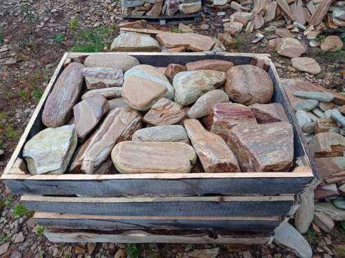 Златолит жёлтый, жёлто-зелёный глыбки и валуны для ланшафтного дизайна купить в Катав-Ивановске