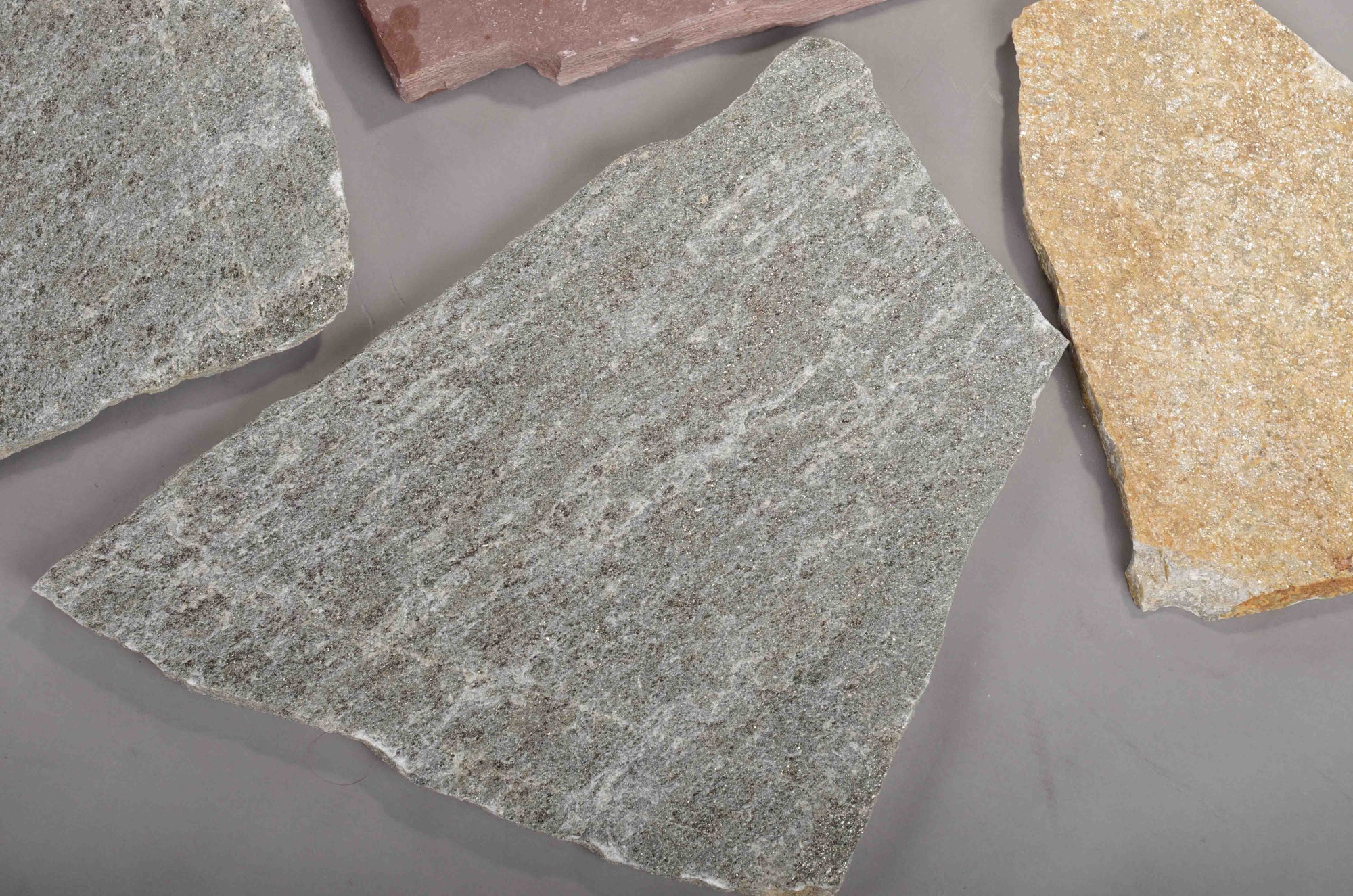 Плитняк златолит Уральский  для фасада купить в Катав-Ивановске