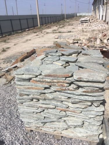 Златолит серебристый галтованный для лестниц купить в Катав-Ивановске