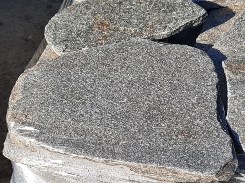 Златолит серебристый галтованный для лестниц купить в Катав-Ивановске