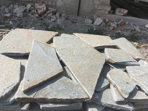 Златолит серебристый галтованный для лестниц купить в Катав-Ивановске